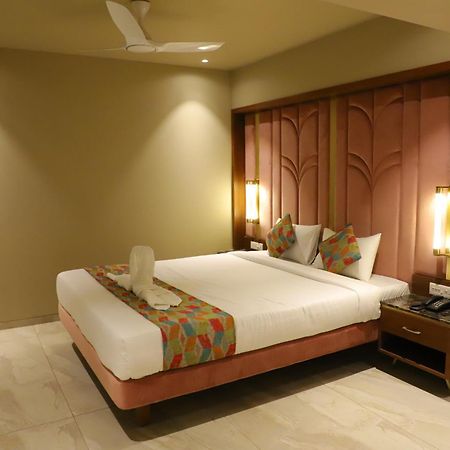 Le Vivanta Virār Extérieur photo