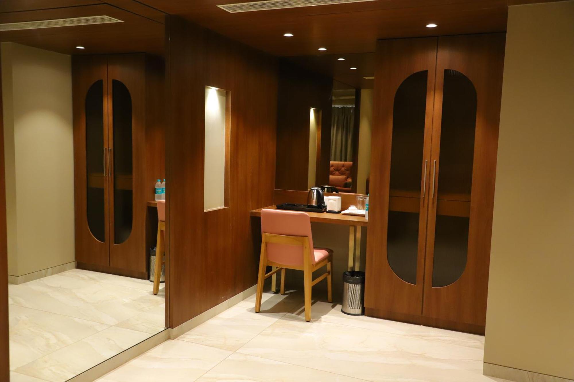 Le Vivanta Virār Extérieur photo