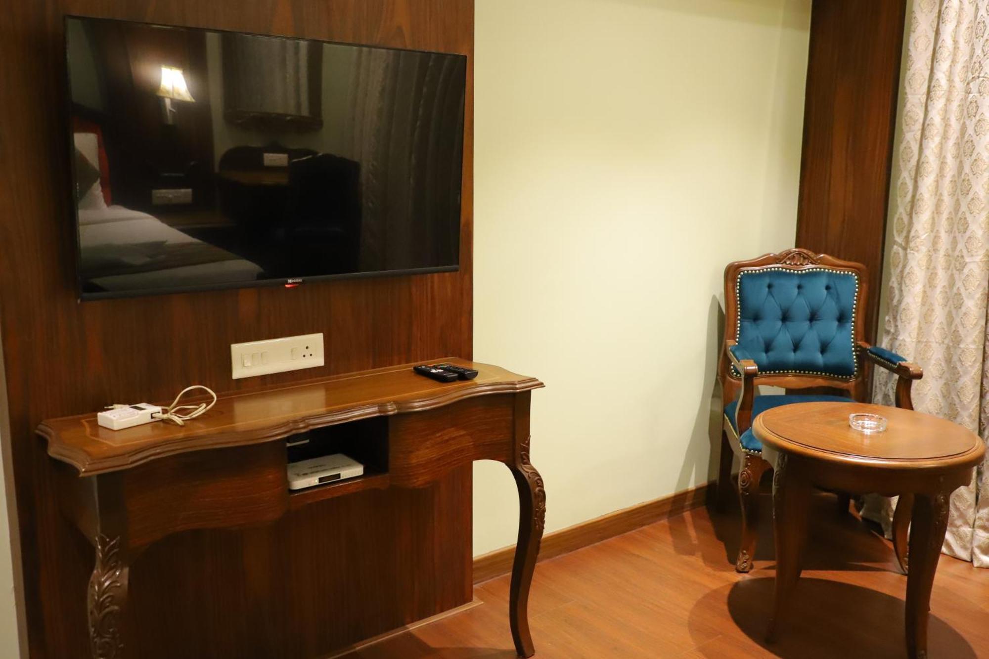 Le Vivanta Virār Extérieur photo